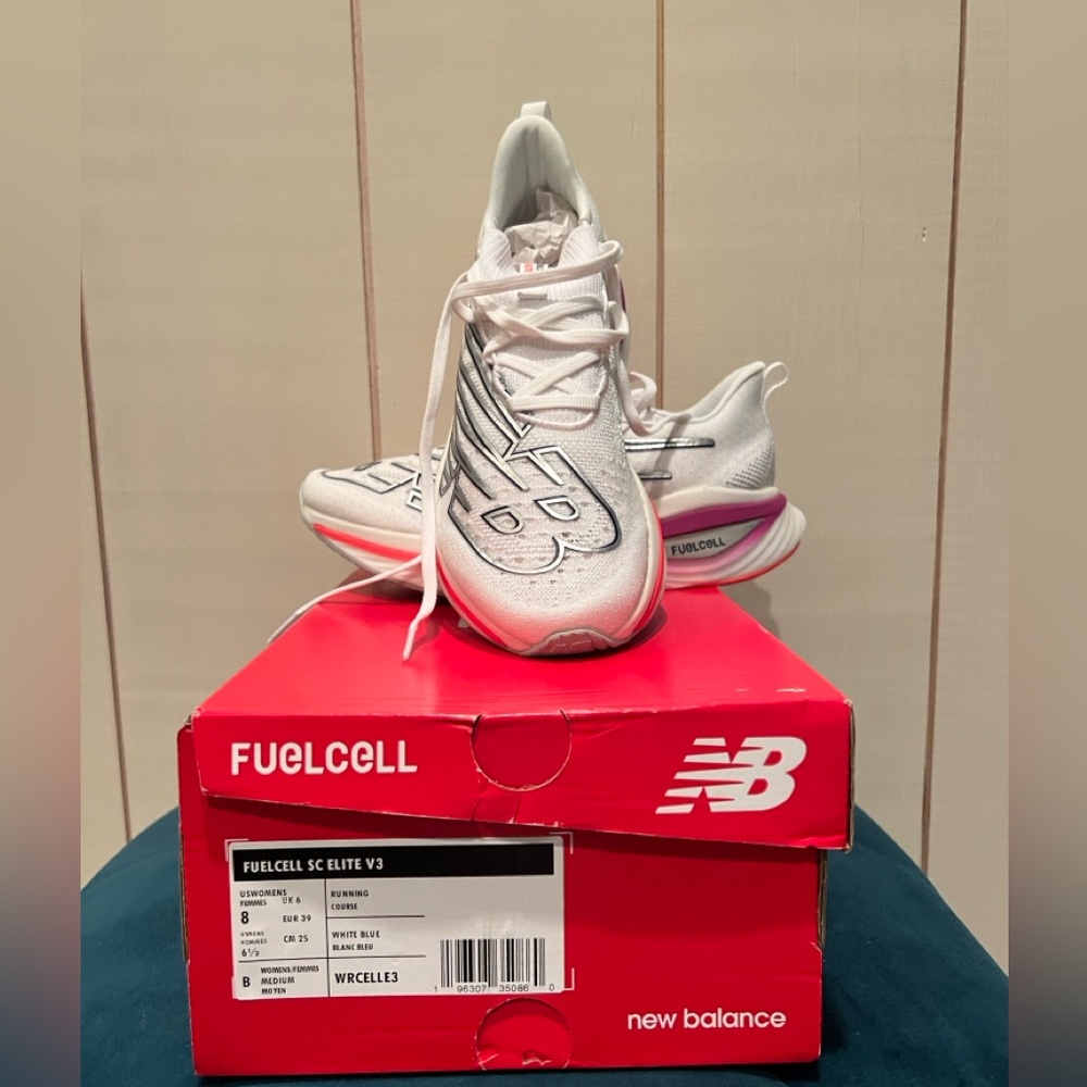 New Balance Fuel Cell SC Elite V3 running shoes Brand new never worn.